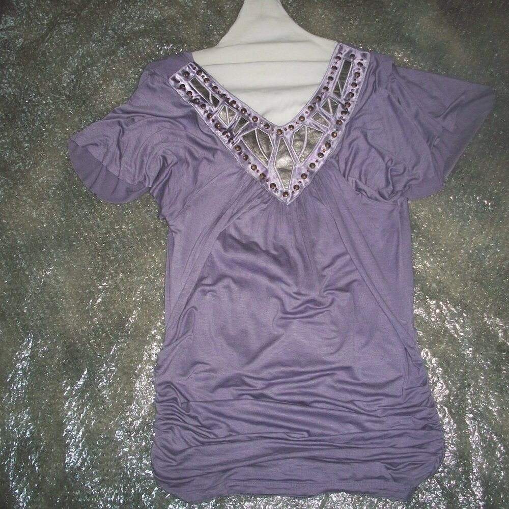 womans dusty lilac embellished blouse.flutter sleeves.size large